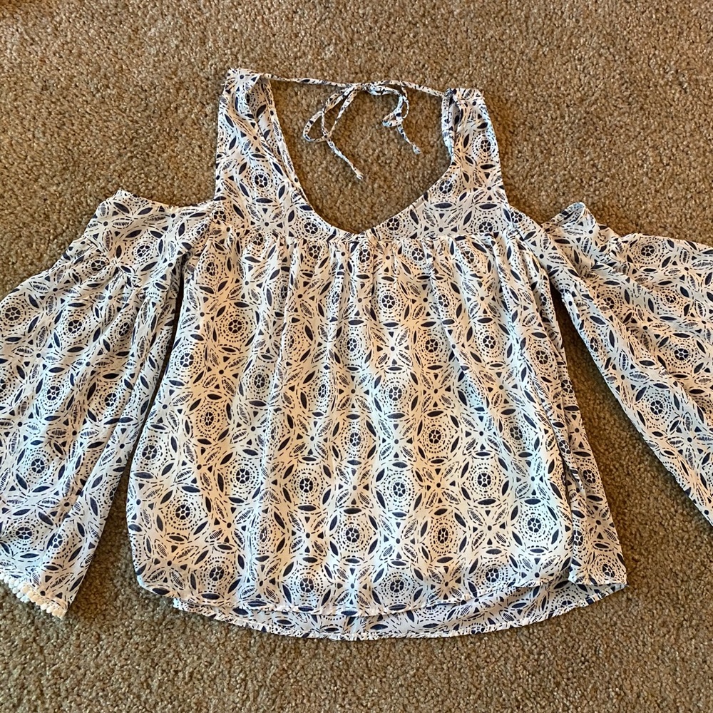 Abercrombie and Fitch Off the Shoulder Top